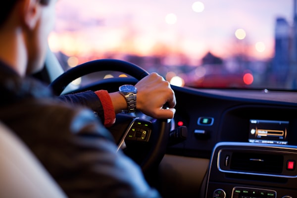 Airport Transfers Service Luxury car airport transfer service